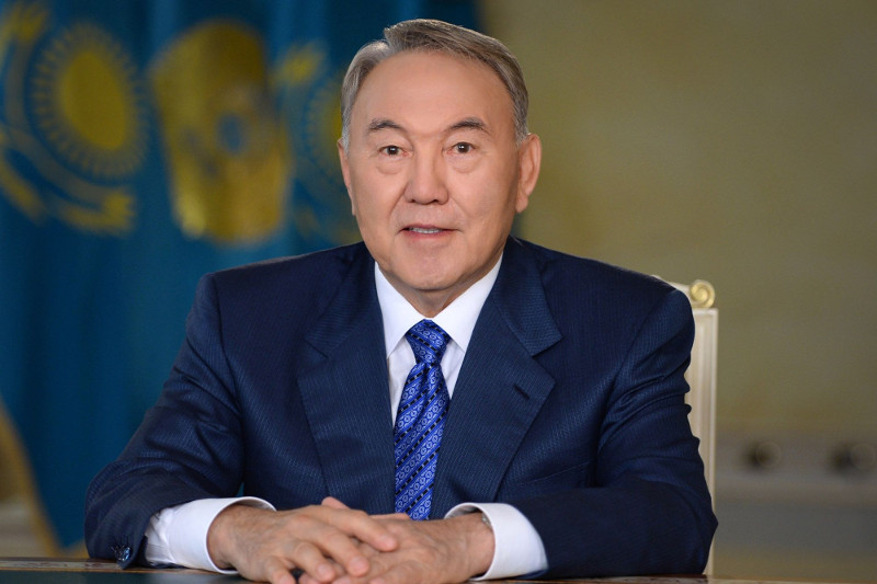 Нурсултану Назарбаеву присвоен статус почетного сенатора