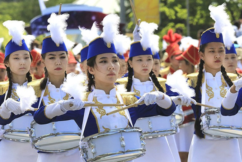 В Нур-Султане прошел парад детских музыкальных оркестров