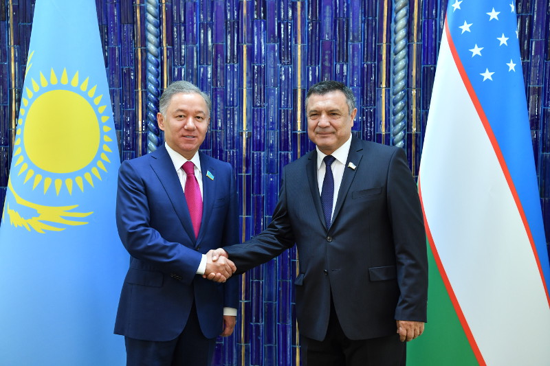 Нурлан Нигматулин провел переговоры со Спикером Законодательной палаты Узбекистана