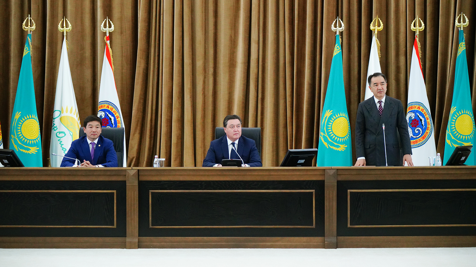 Премьер-Министр представил нового акима города Алматы