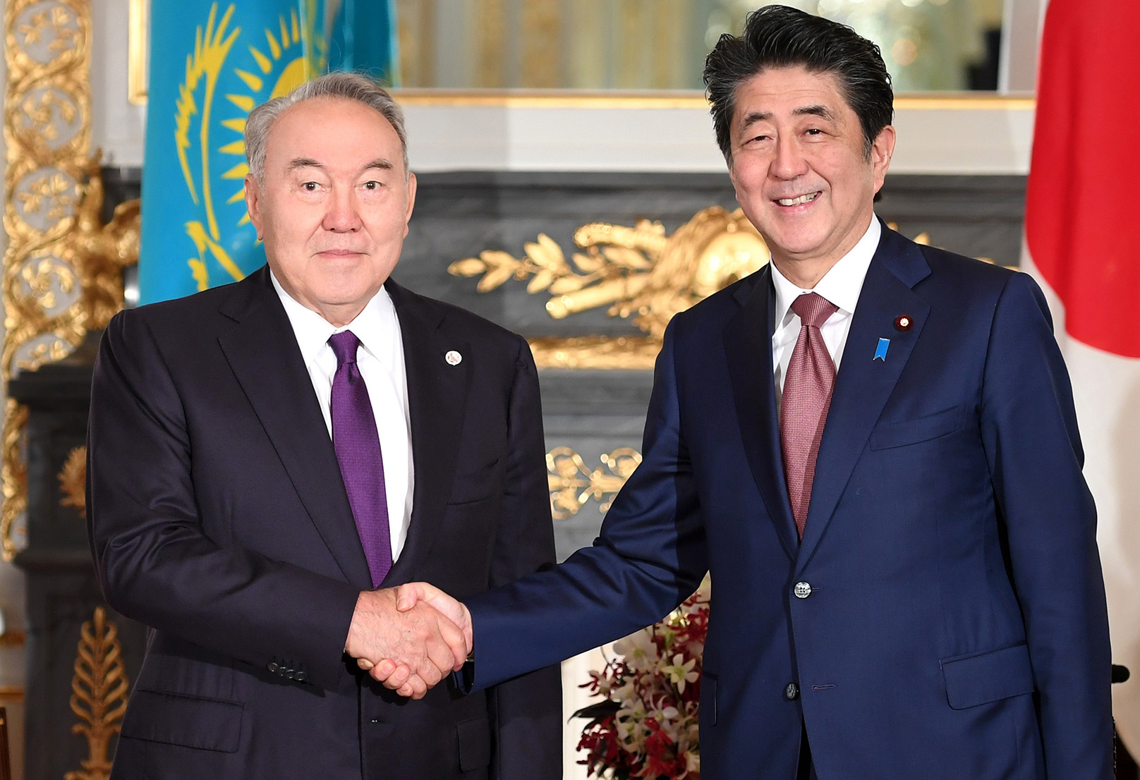 Елбасы встретился с Премьер-Министром Японии Синдзо Абэ