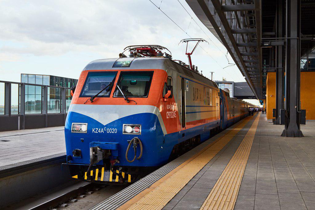 В Казахстане усилили проверки пожарной безопасности в поездах после трагедии в Пакистане