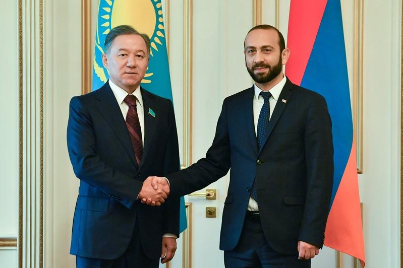 Нурлан Нигматулин провел переговоры с Председателем Парламента Армении