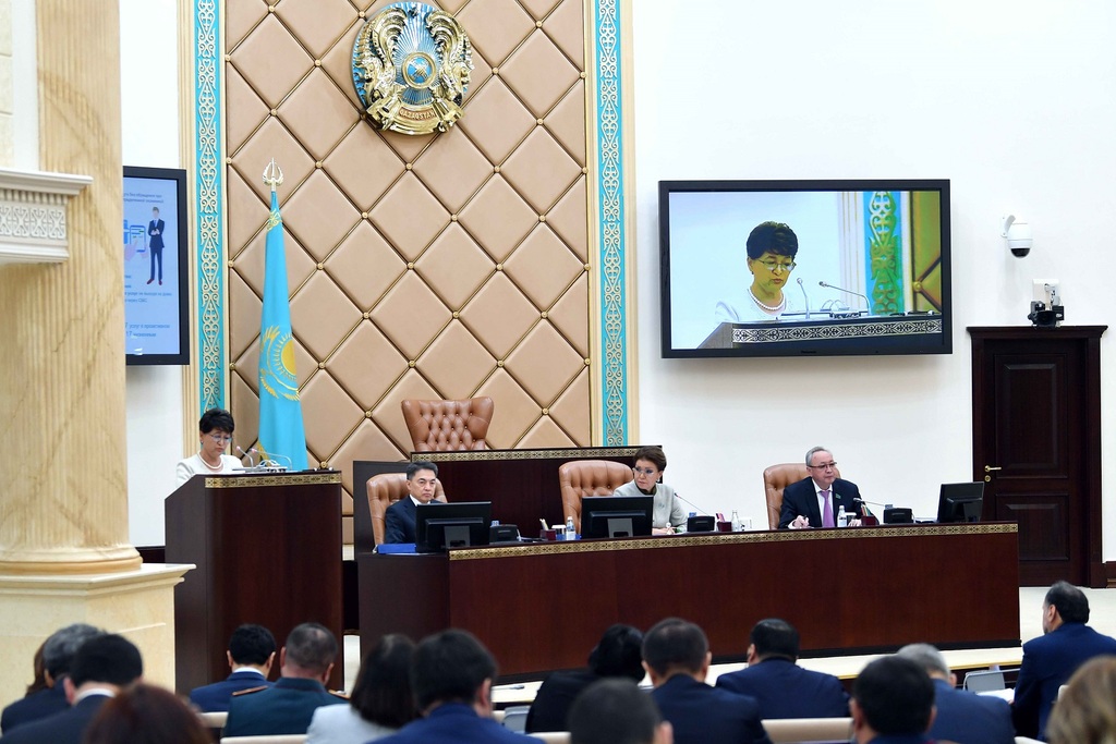 Дарига Назарбаева призвала навести порядок в сфере оказания госуслуг