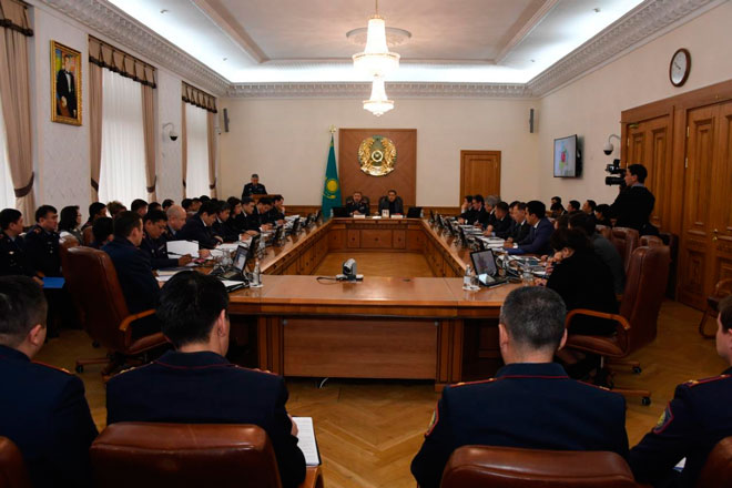 В Алматы намерены внедрить сервисную модель несения службы полицией