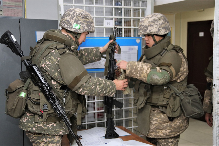 Тактико-строевые занятия проходят в Вооружённых Силах Казахстана