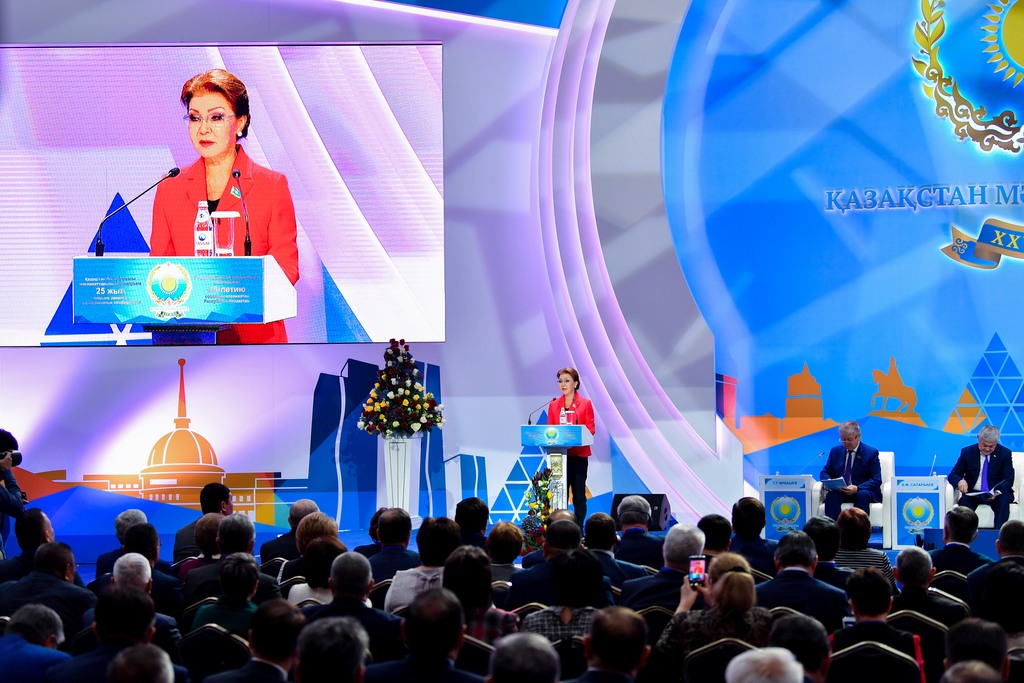 Дарига Назарбаева поздравила с 25-летием образования маслихатов