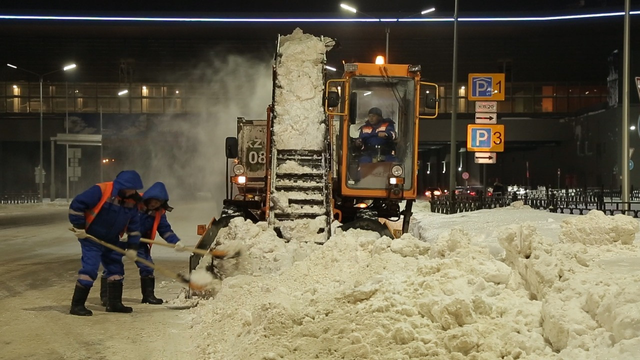 С начала зимы из столицы вывезли более миллиона кубометров снега