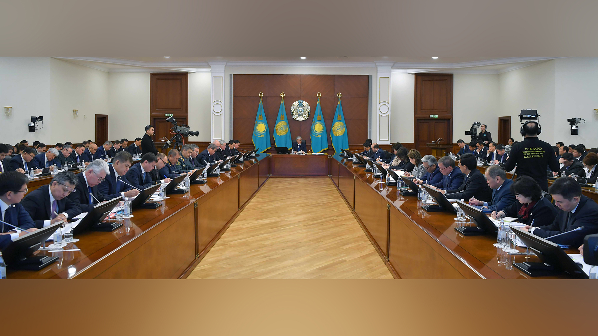 Глава государства провел расширенное заседание Правительства Республики Казахстан