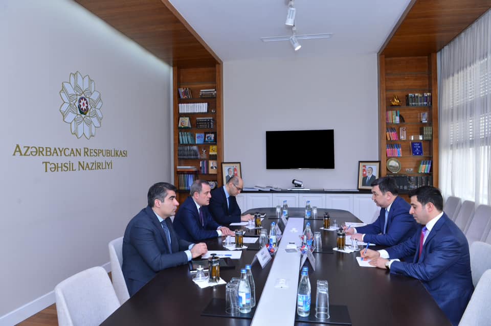 Президент Международной Тюркской академии встретился с министром образования Азербайджана