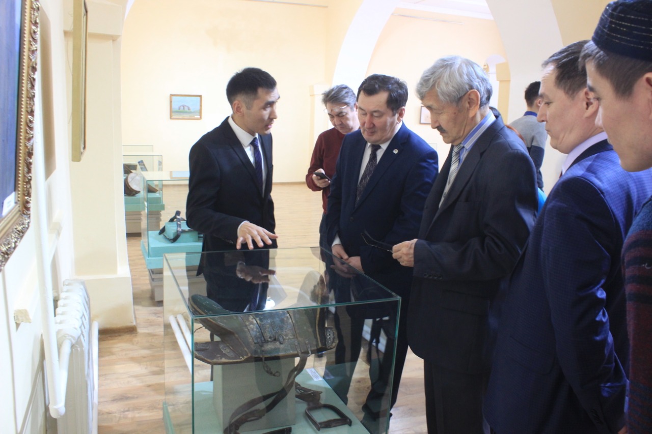 В Кызылорде открылась выставка к юбилею Абая