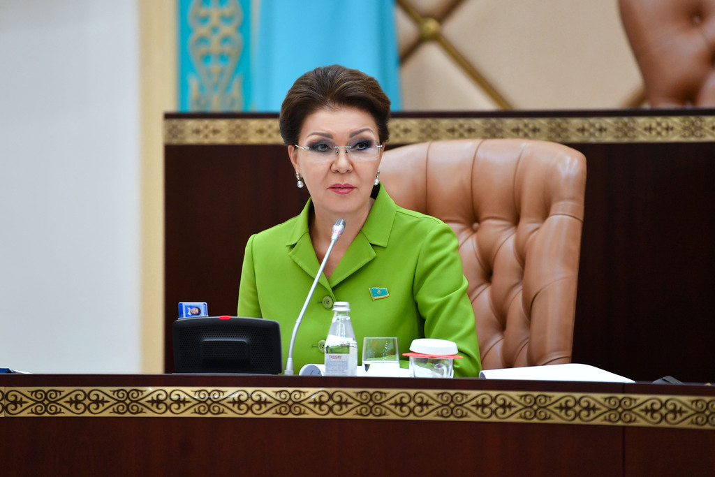 Дарига Назарбаева: Приоритет – развитие сырьевой базы легкой промышленности