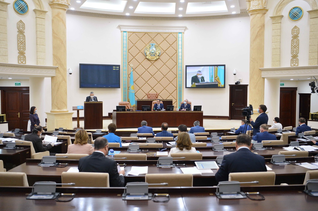 Маулен Ашимбаев подвёл итоги работы Сената за прошедшую сессию