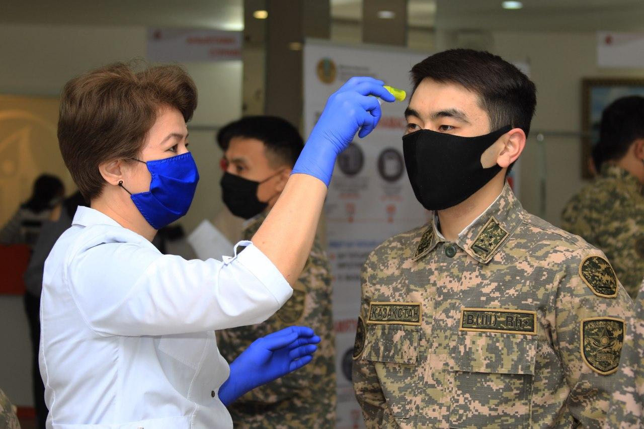 Военные медики участвуют в борьбе с коронавирусом