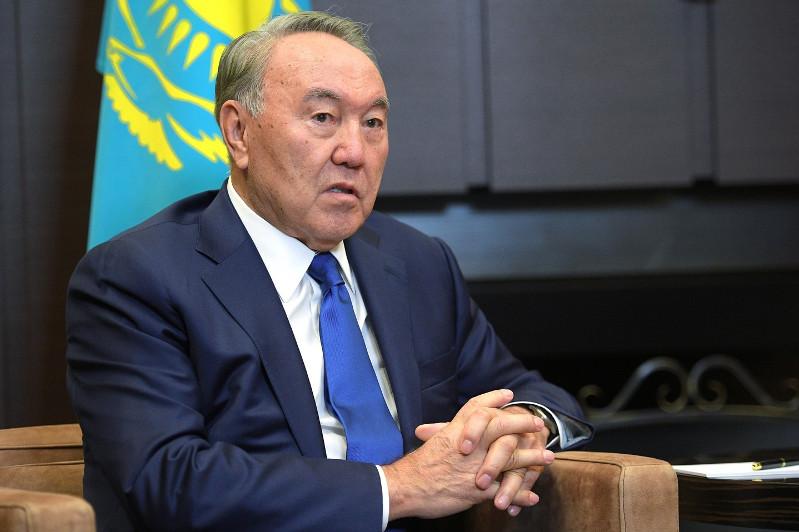 Нурсултан Назарбаев: В эти тяжелые дни скорблю вместе с вами