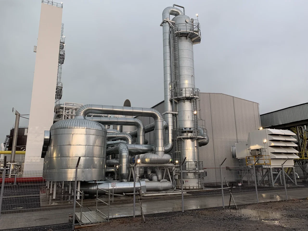 В Казахстане запущен новый завод по производству промышленных газов для сталелитейного производства