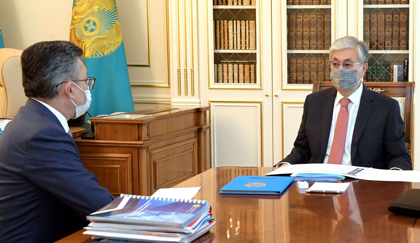 Глава государства принял министра торговли и интеграции Бахыта Султанова