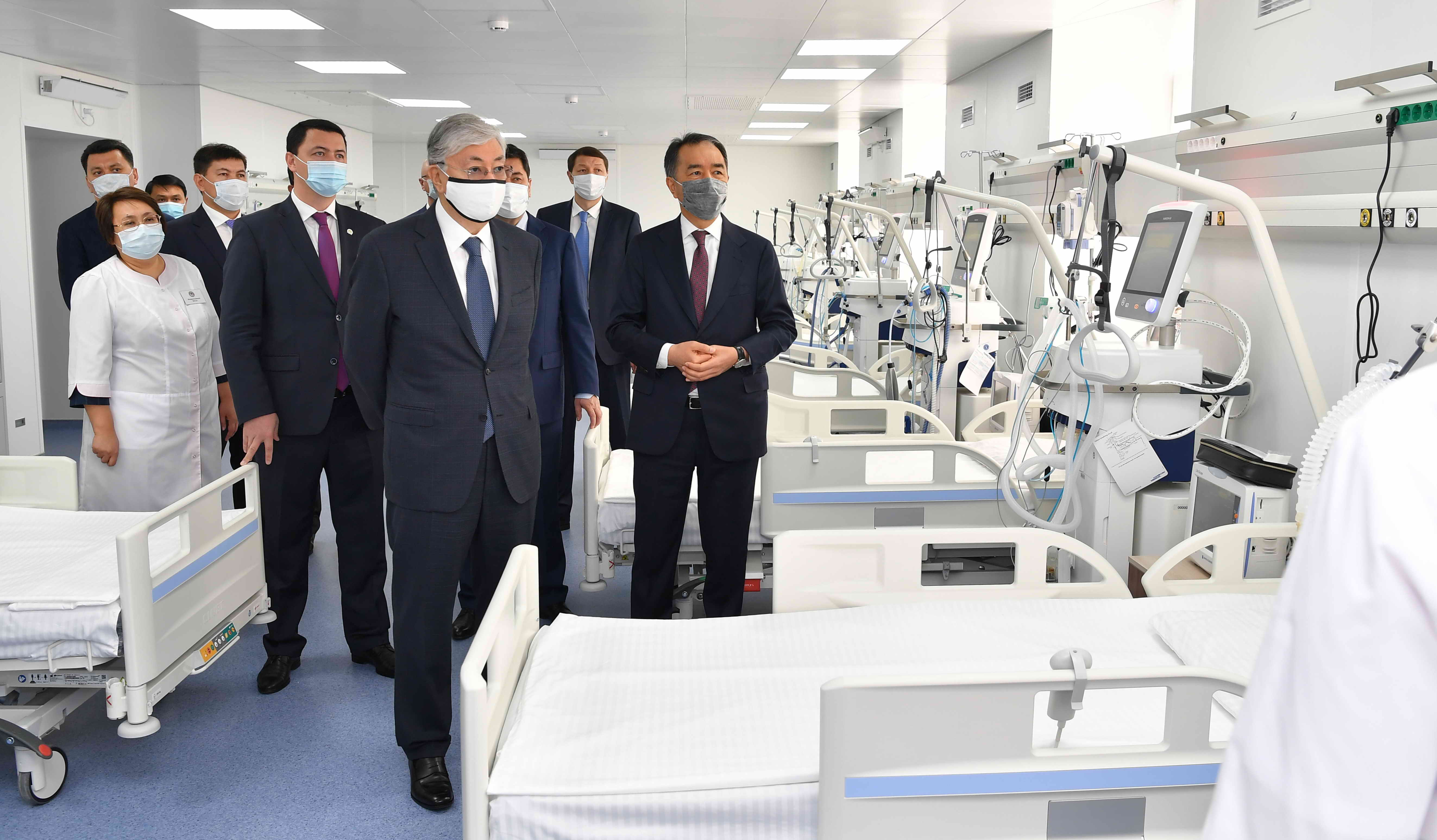Глава государства посетил новый филиал городской клинической инфекционной больницы имени И.Жекеновой