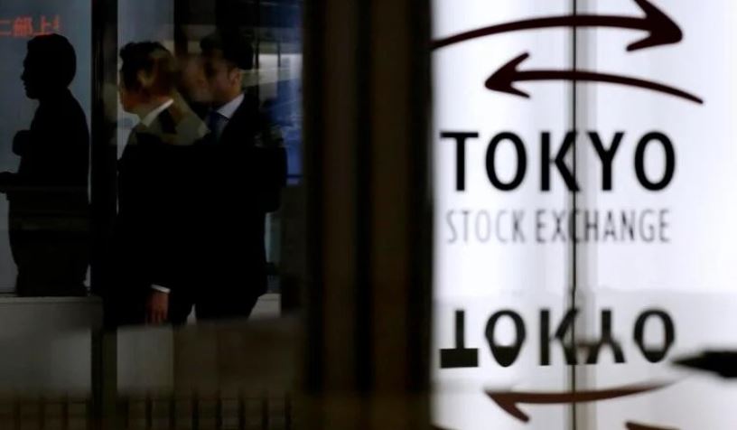 Токийская фондовая биржа остановила работу