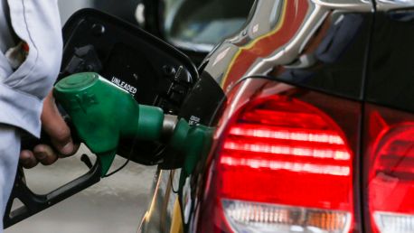 С чем связан скачок цен на бензин в Казахстане, объяснил Е.Досаев