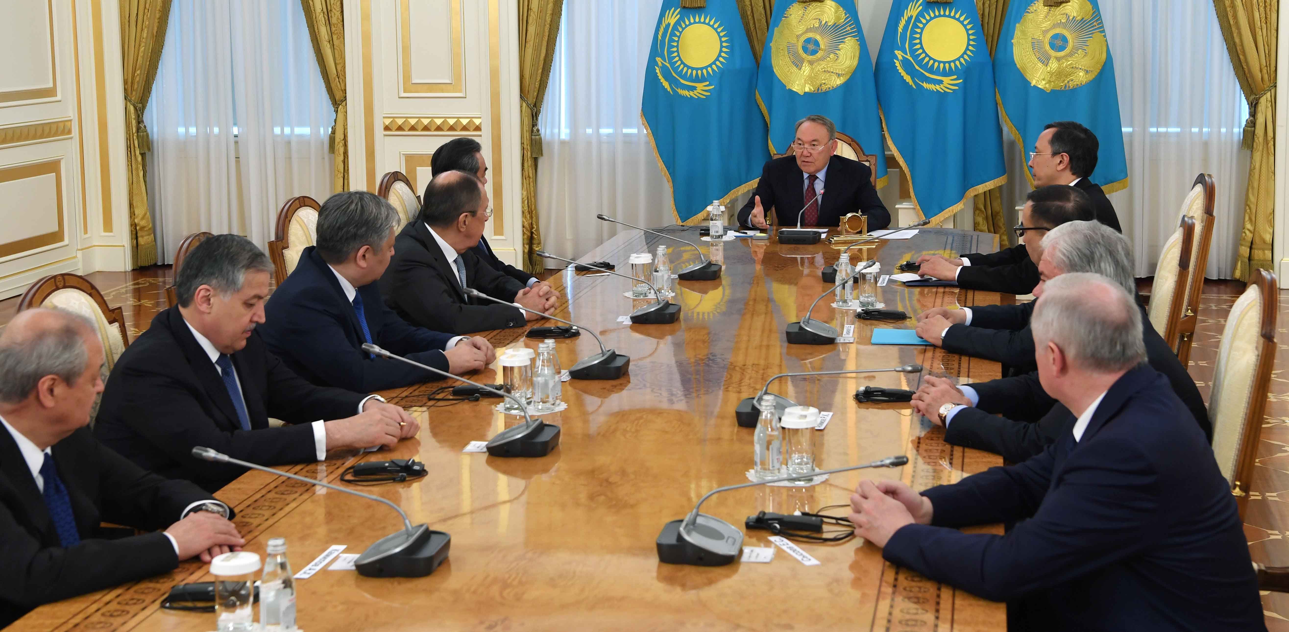 Президент Казахстана встретился с министрами иностранных дел стран-участниц ШОС 