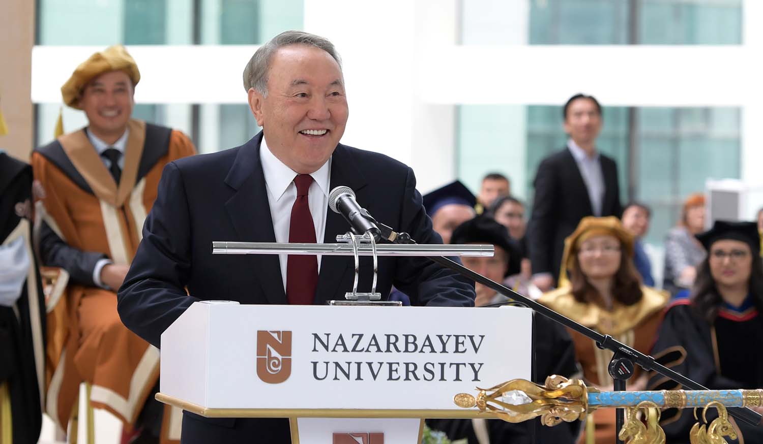 Глава государства поздравил выпускников Назарбаев Университета