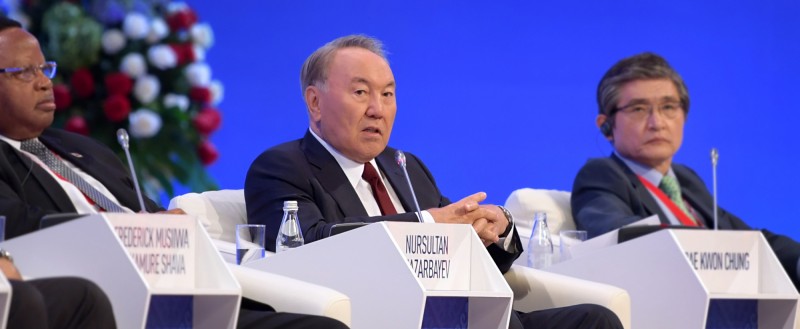 Нурсултан Назарбаев: Миру нужен поэтапный переход к новой экономической модели
