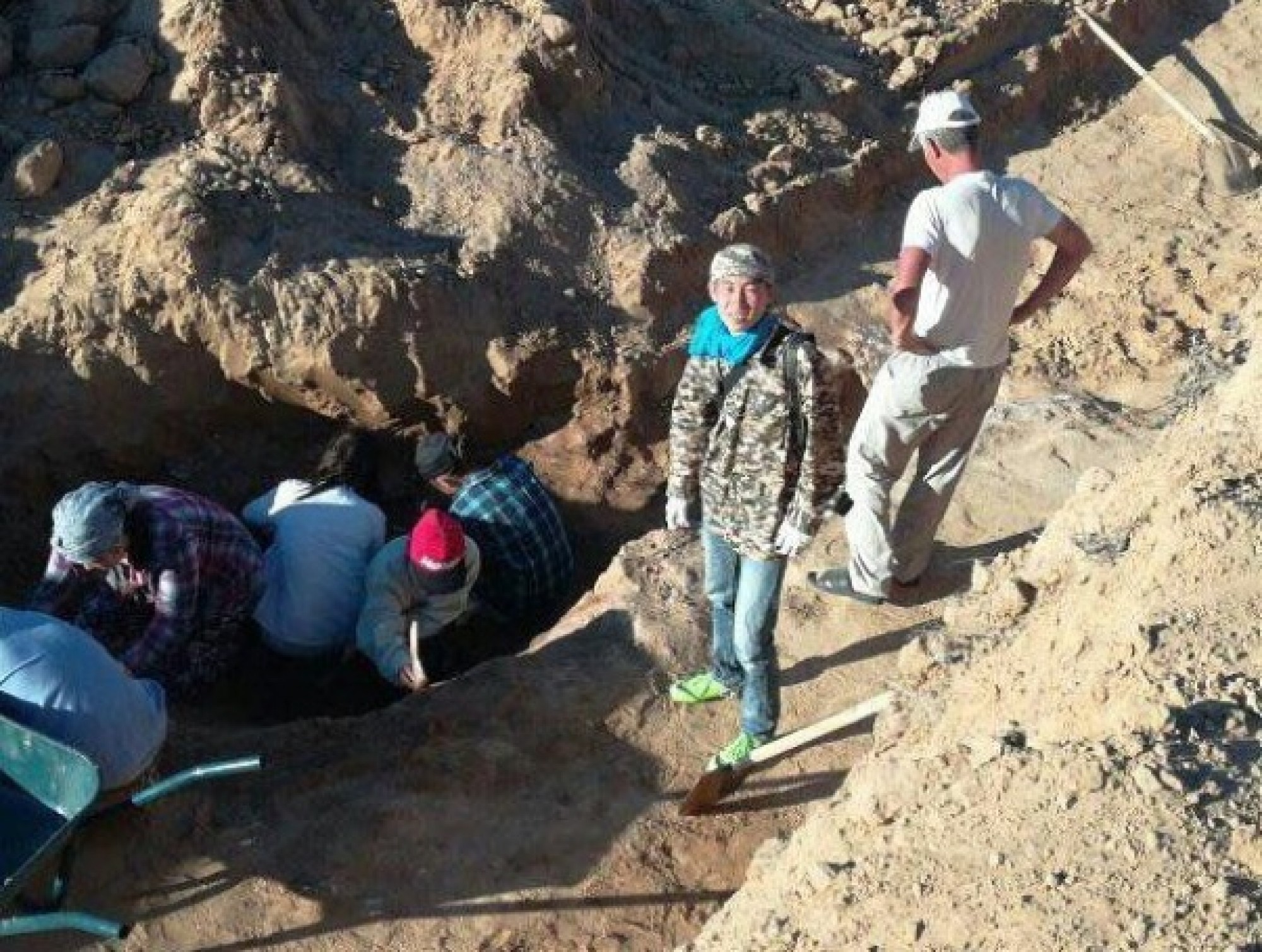 Молодежь из «Жасыл ел» участвует в археологических раскопках
