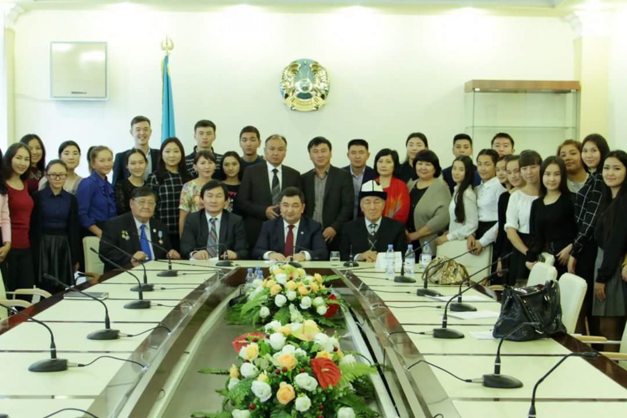 Руководитель «Егемен Қазақстан» встретился с будущими журналистами в Усть-Каменогорске