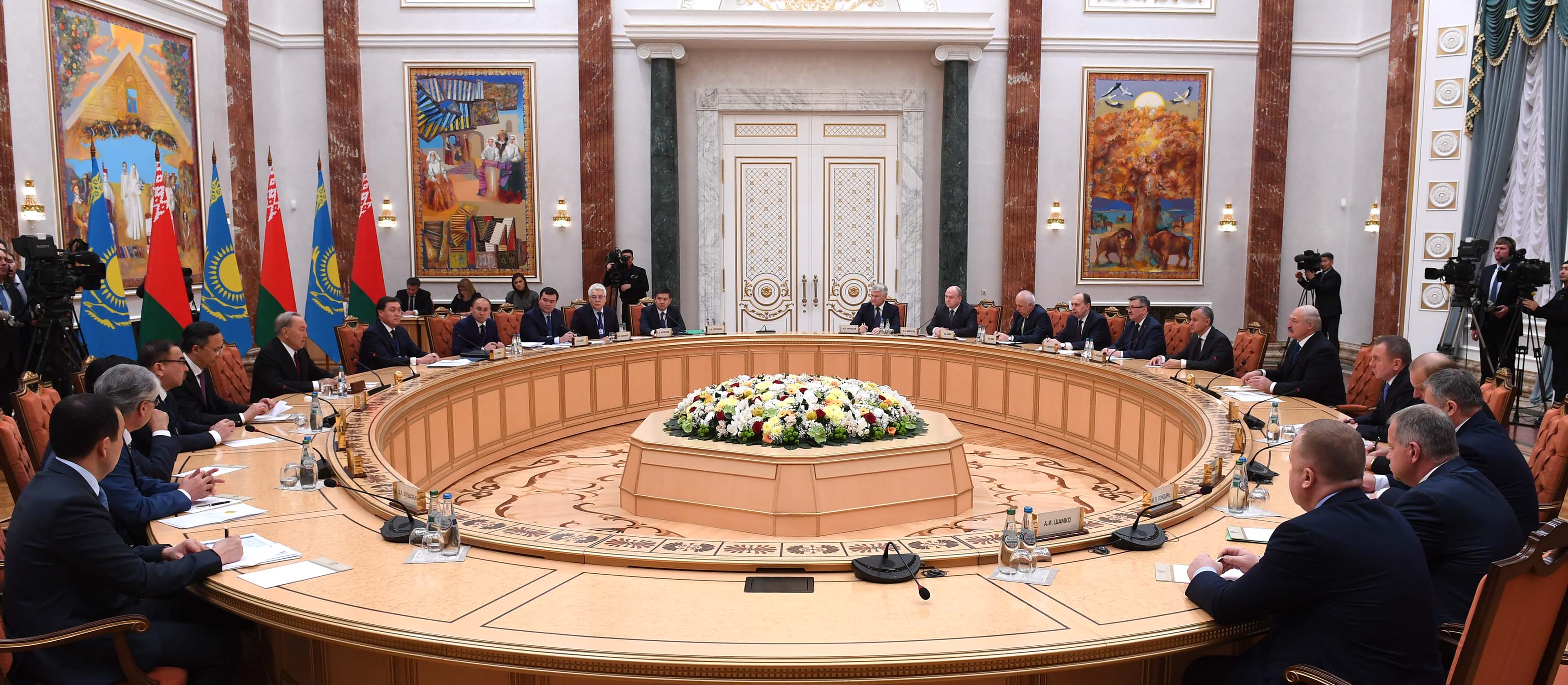 В Минске состоялись переговоры в расширенном составе