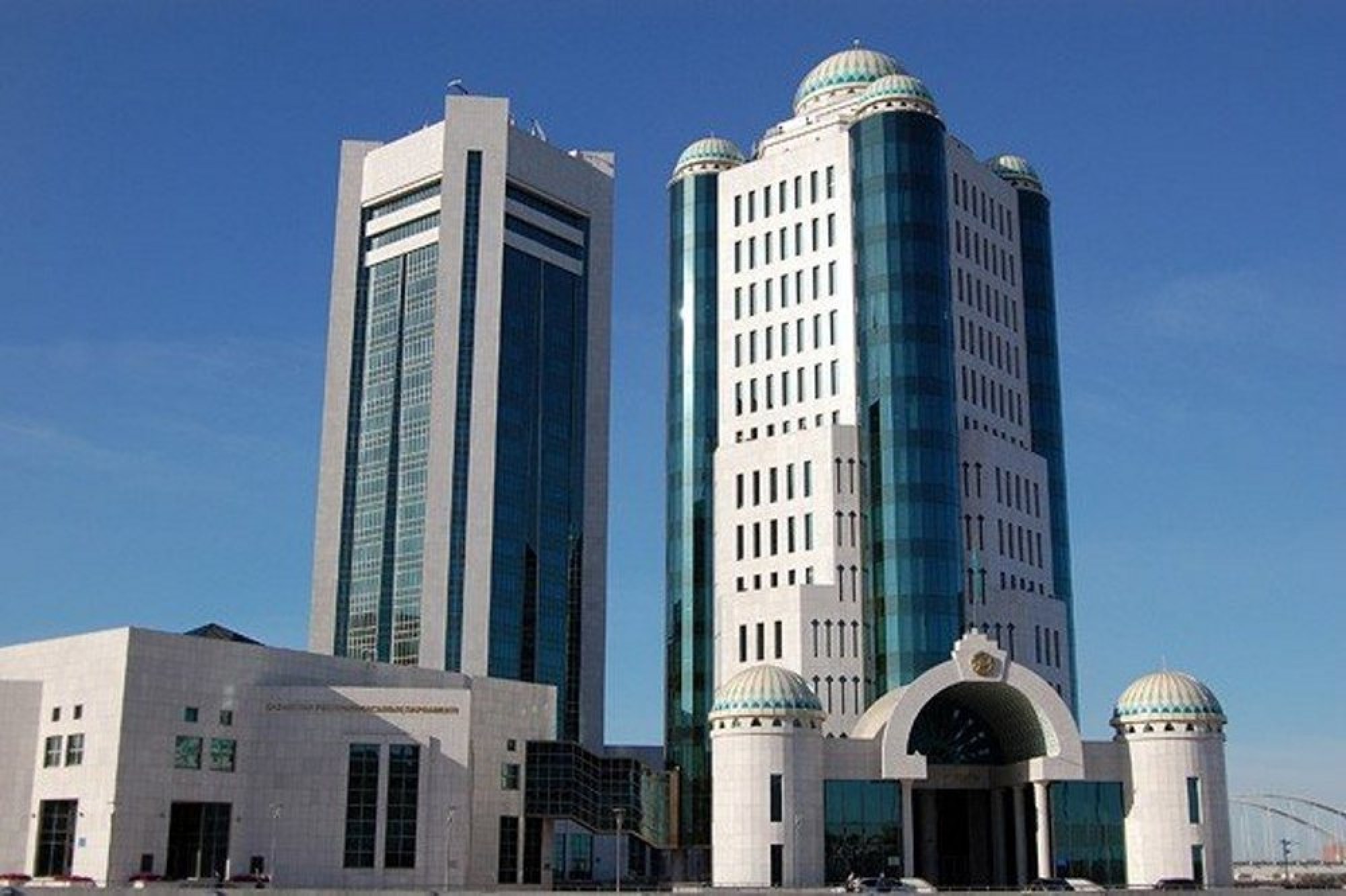 Сенат парламента казахстана. Парламент республики казахстан. Сенат и мажилис в казахстане. Парламент республики казахстан. Сенат парламента казахстана.