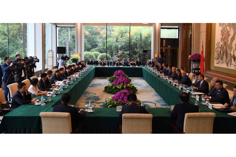 Президент Казахстана пригласил китайские компании участвовать в реализации масштабных проектов