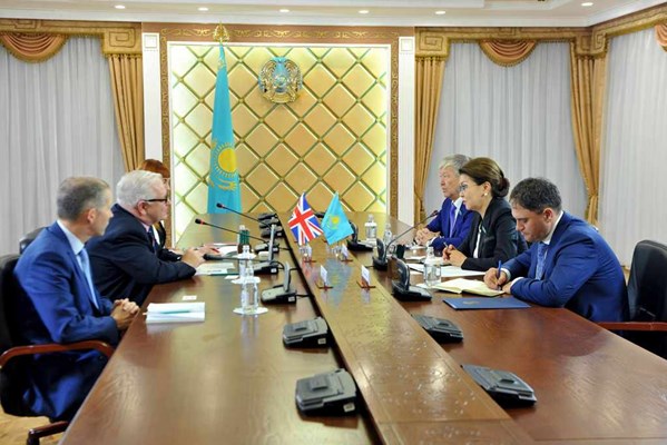 Д Назарбаева поздравила посла Великобритании с началом дипмиссии в Казахстане
