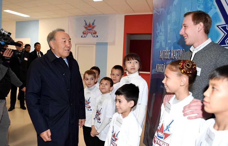 Президент Казахстана посетил Ледовый дворец
