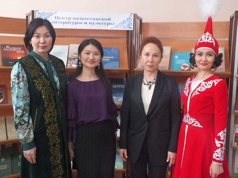 Центр казахстанской литературы и культуры открыли в российском Горно-Алтайске