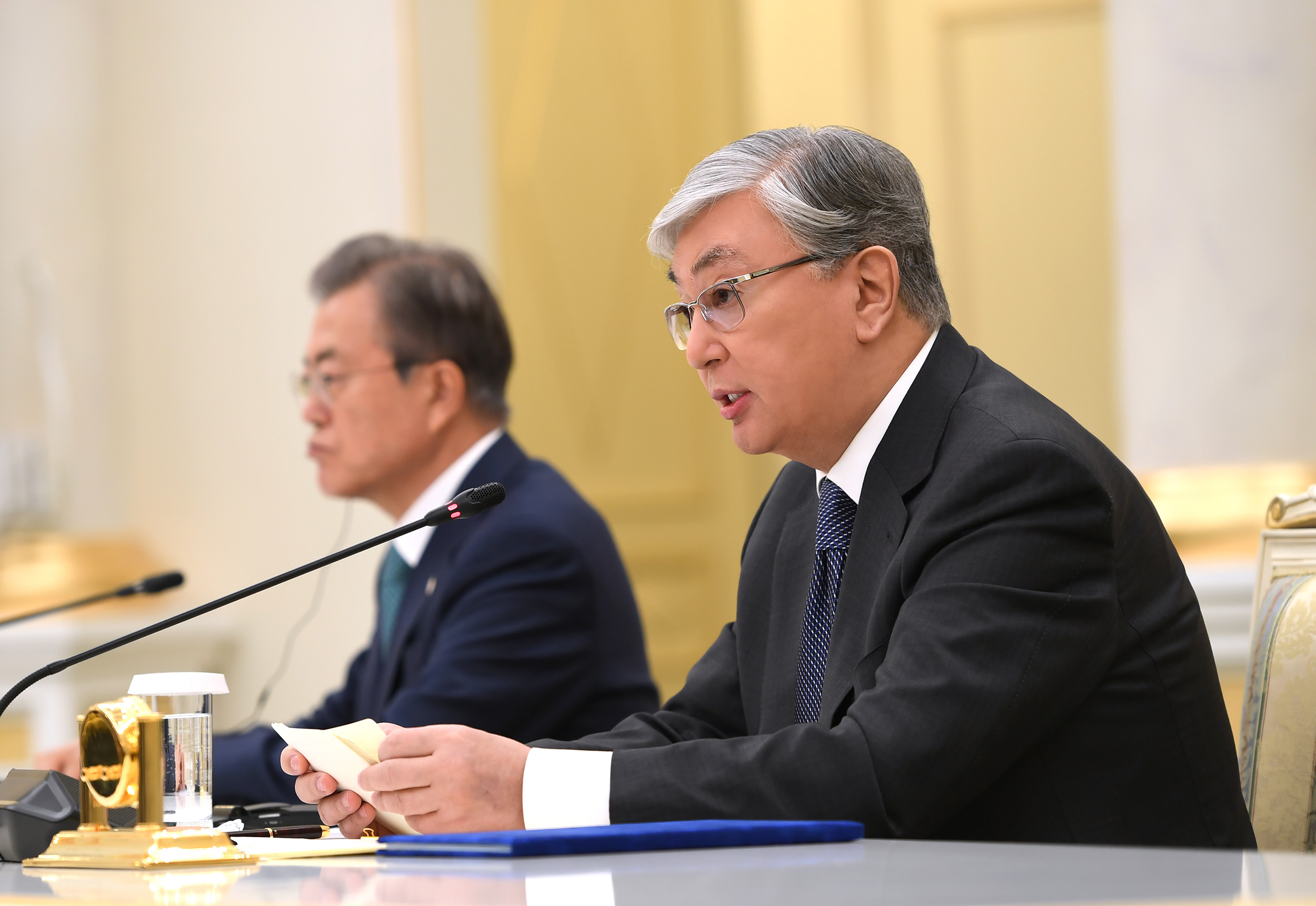 Президенты Казахстана и Южной Кореи провели брифинг для представителей СМИ