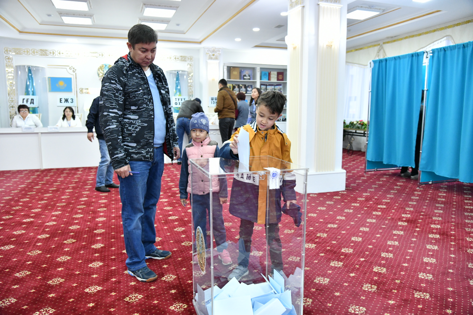 Казахстанцы активно участвуют в выборах