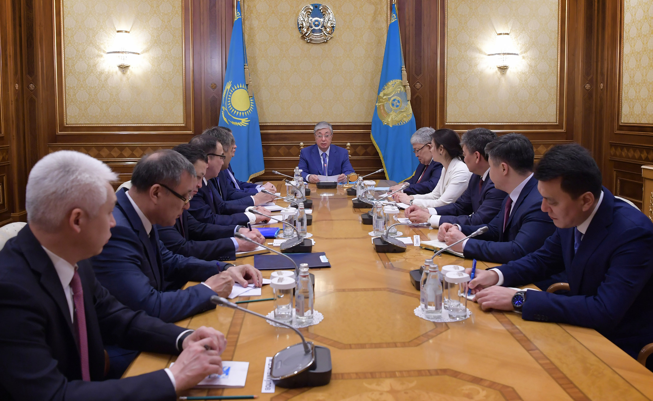 Касым-Жомарт Токаев провел совещание с руководящим составом Администрации Президента