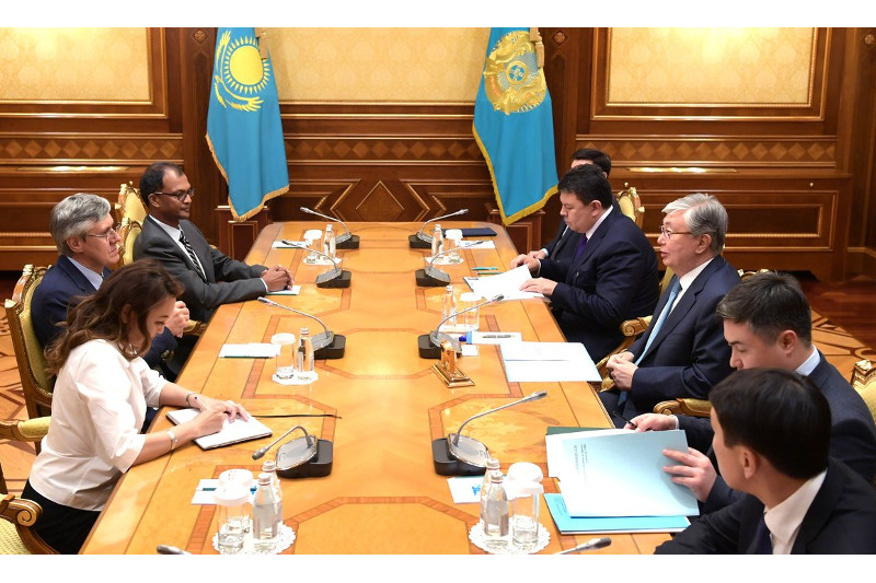 Президент Казахстана встретился с президентом ExxonMobil Production Company Нилом Даффином