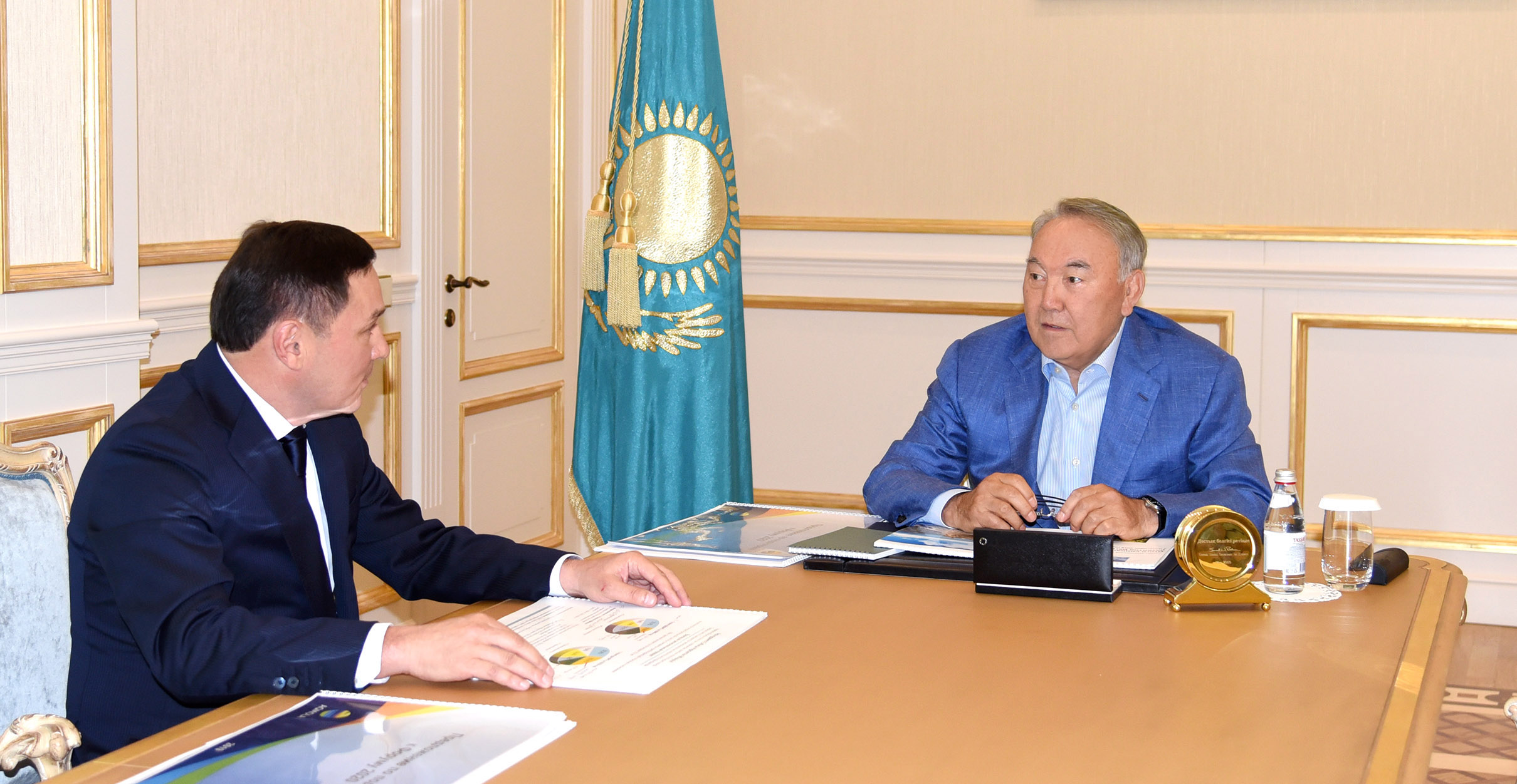 Нурсултан Назарбаев встретился с акимом Акмолинской области Ермеком Маржикпаевым