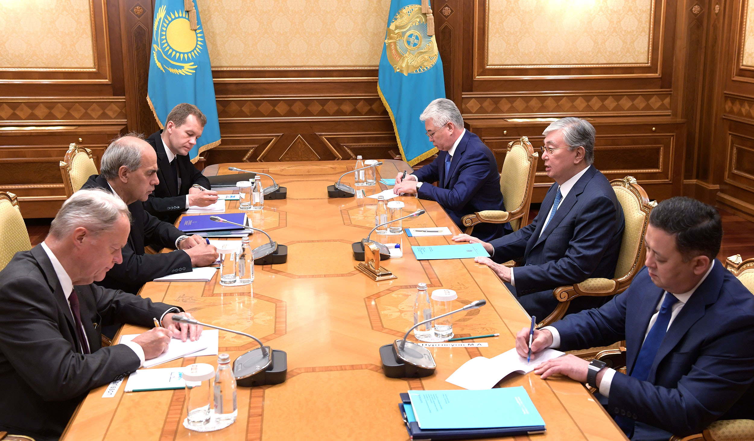 Касым-Жомарт Токаев принял Специального представителя ЕС по Центральной Азии Петера Буриана