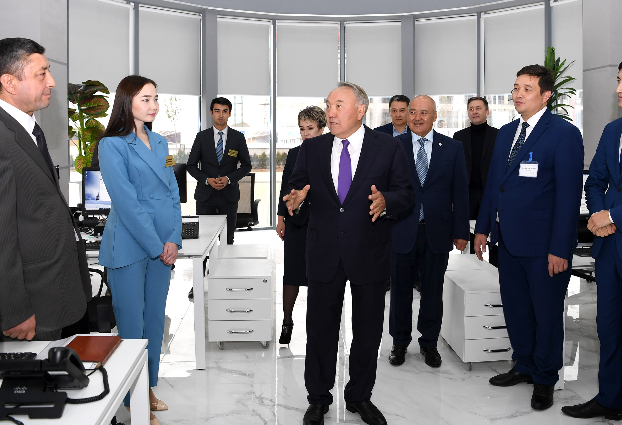 Нурсултан Назарбаев посетил новый медиа-центр «Алатау медиа-орталығы»