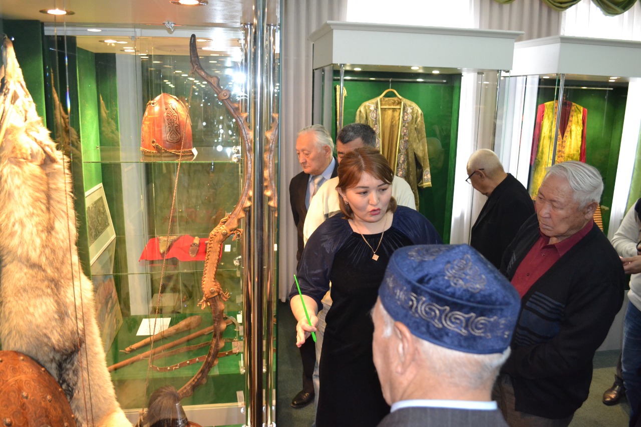 Выставка из сокровищниц музея Абая прошла в Семее