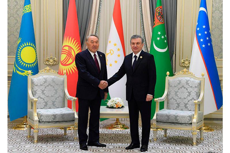 В Ташкенте состоялась встреча Нурсултана Назарбаева и Шавката Мирзиеева