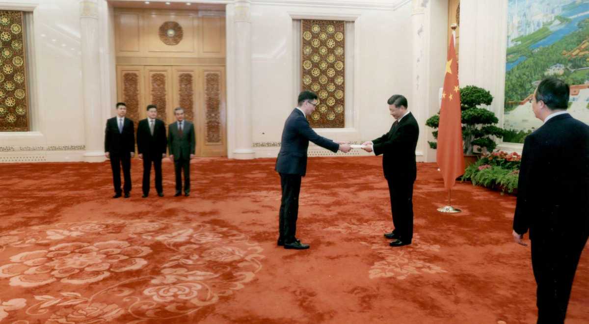 Посол Казахстана вручил верительные грамоты Председателю КНР