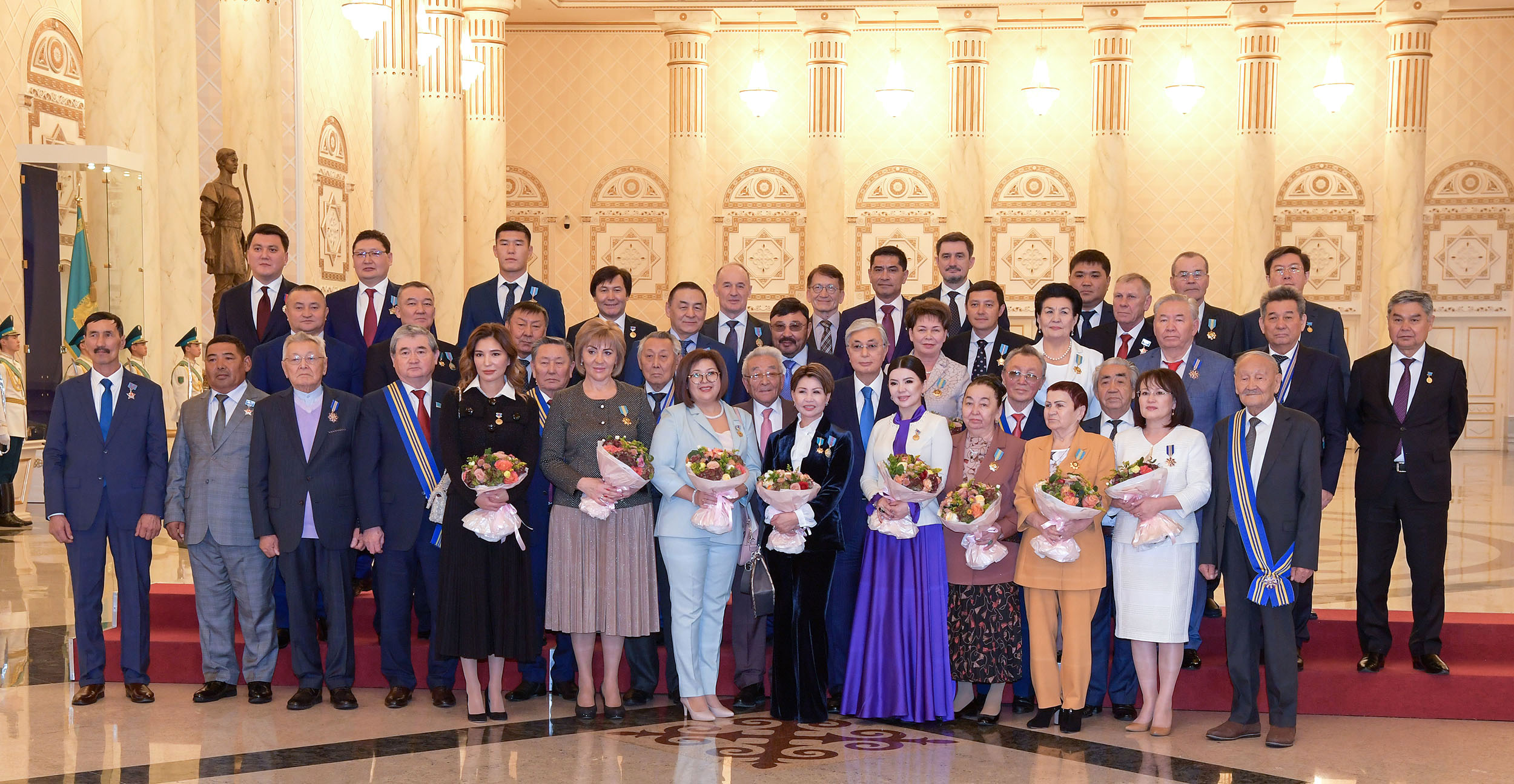 Глава государства принял участие в торжественной церемонии вручения государственных наград и премий