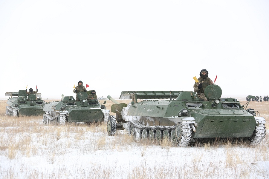 Учения танкистов с боевой стрельбой прошли в Вооруженных силах РК
