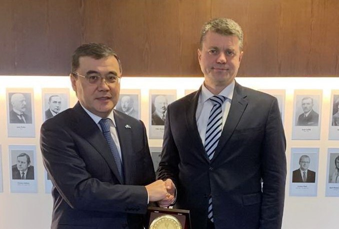 Посол Казахстана встретился с Министром иностранных дел Эстонии