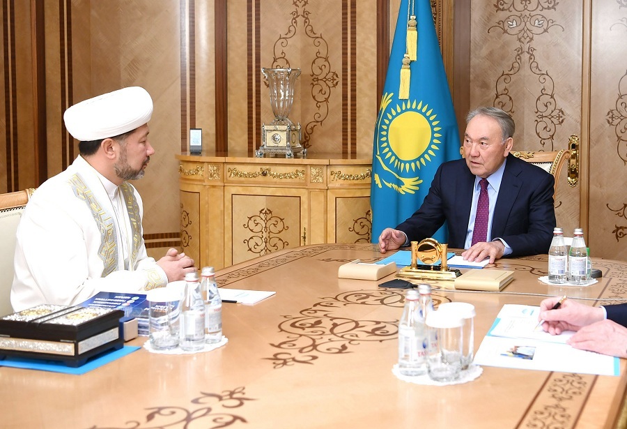 Нурсултан Назарбаев встретился с Верховным муфтием