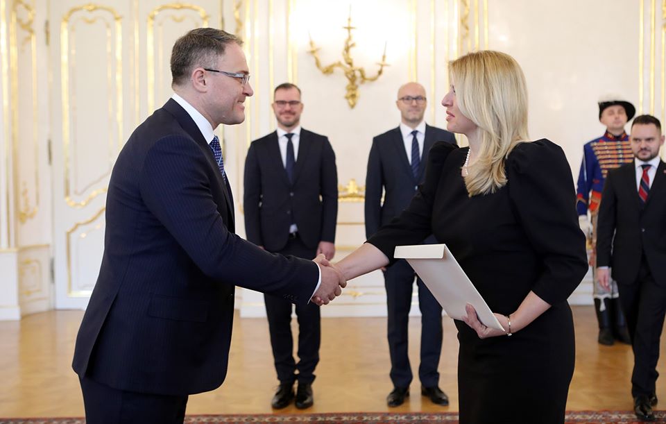 Посол Казахстана вручил верительные грамоты Президенту Словакии